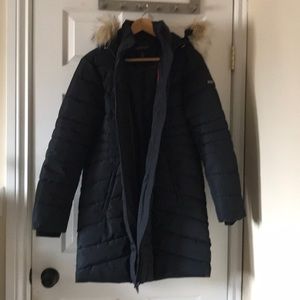 BROKEN ZIPPER London Fog black puffer faux fur